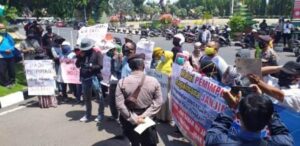demo pasar