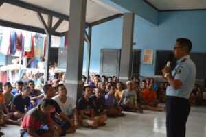 WhatsApp Image 2022-09-20 at 20.23.25 Kalapas Tuban Siswarno memberikan penjelasan UU No.22 Tahun 2022 kepada warga binaan